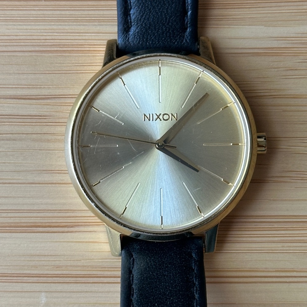 NIXON - “The Kensington” Watch 🖤💛✨